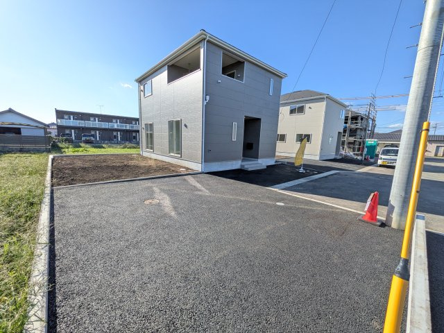 常陸大宮市南町　第2　新築戸建て　3号棟の前面道路含む現地写真|写真だけでは伝わらない快適さを、ぜひ現地で体感しませんか？
即日見学可能です！平日のご案内も可能です♪
お気軽にお問合せまたはお電話ください！
0297-86-8370まで【リアライズ不動産】