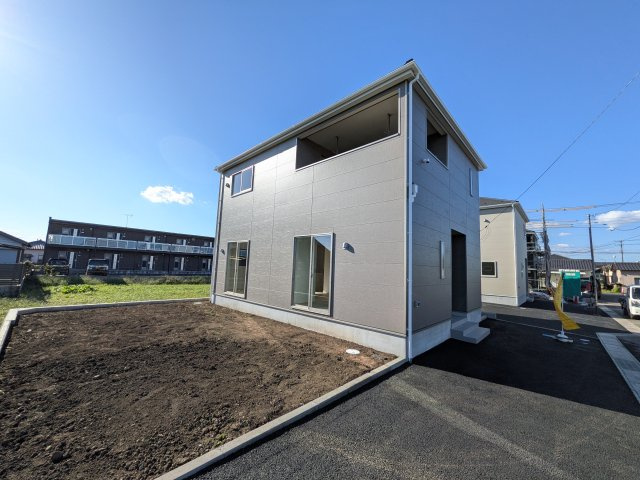常陸大宮市南町　第2　新築戸建て　3号棟の外観|【月々4万円台〜】
写真だけでは伝わらない快適さを、ぜひ現地で体感しませんか？
即日見学可能です！平日のご案内も可能です♪
お気軽にお問合せください！