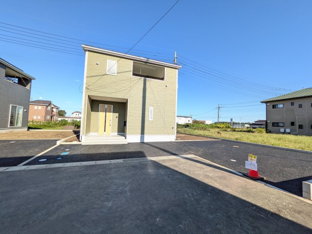 常陸大宮市南町　第2　新築戸建て　4号棟の前面道路含む現地写真|写真だけでは伝わらない快適さを、ぜひ現地で体感しませんか？
即日見学可能です！平日のご案内も可能です♪
お気軽にお問合せまたはお電話ください！
0297-86-8370まで【リアライズ不動産】