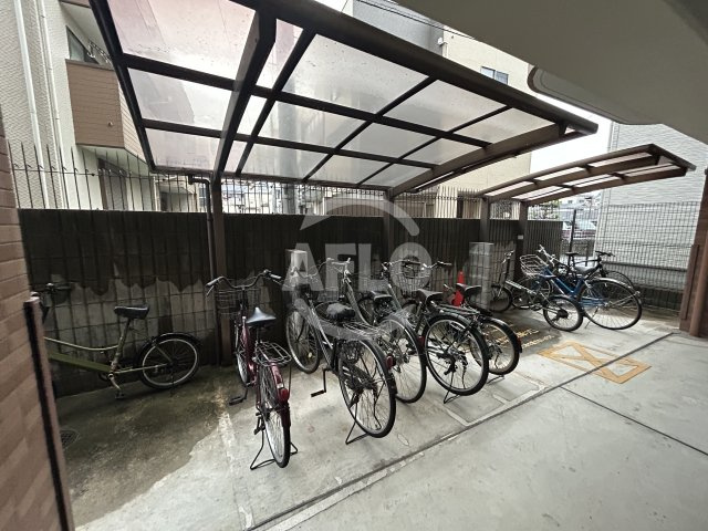 WEST VILLA 21の内装|駐輪場