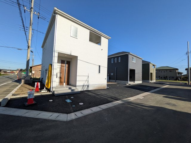 常陸大宮市南町　第2　新築戸建て　6号棟の前面道路含む現地写真|写真だけでは伝わらない快適さを、ぜひ現地で体感しませんか？
即日見学可能です！平日のご案内も可能です♪
お気軽にお問合せまたはお電話ください！
0297-86-8370まで【リアライズ不動産】