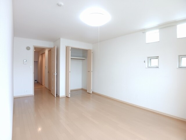藤沢市湘南台５丁目のアパートの寝室
