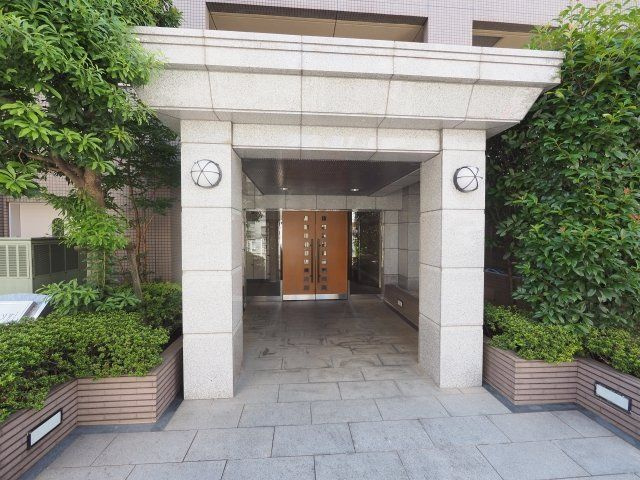 エスコート学芸大学のエントランス