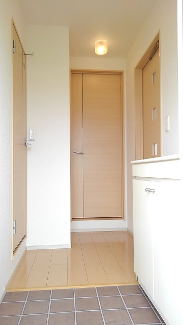 藤沢市辻堂元町２丁目のアパートの玄関