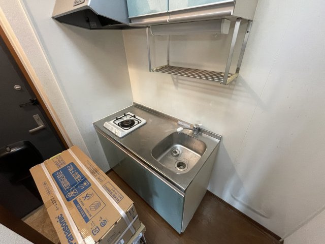 府中市白糸台４丁目のアパートのキッチン