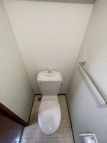 府中市白糸台４丁目のアパートのトイレ