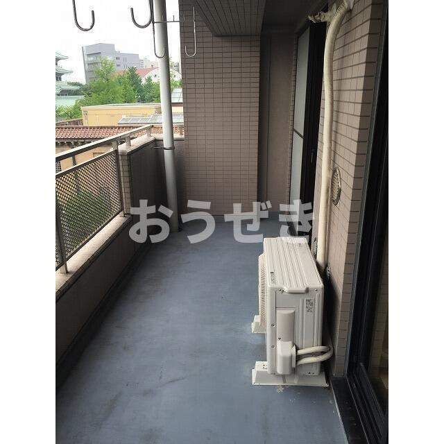 新佐川ビルのバルコニー