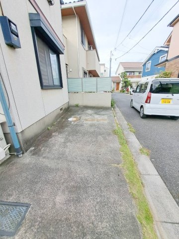 桃井4丁目貸家の駐車場