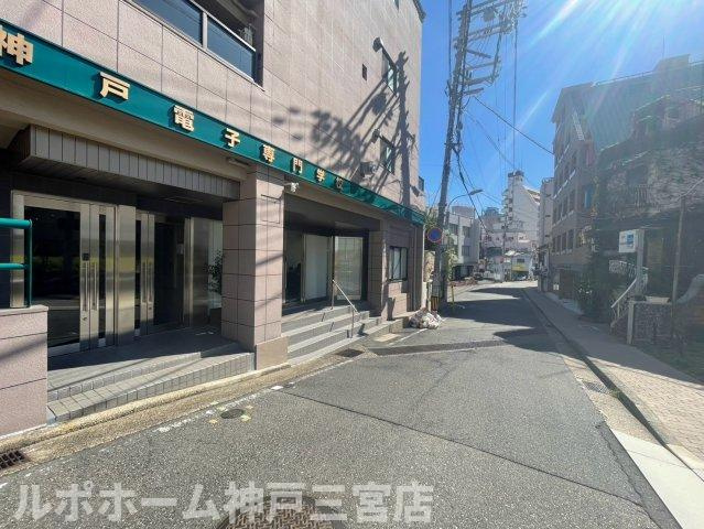 一宮館のエントランス