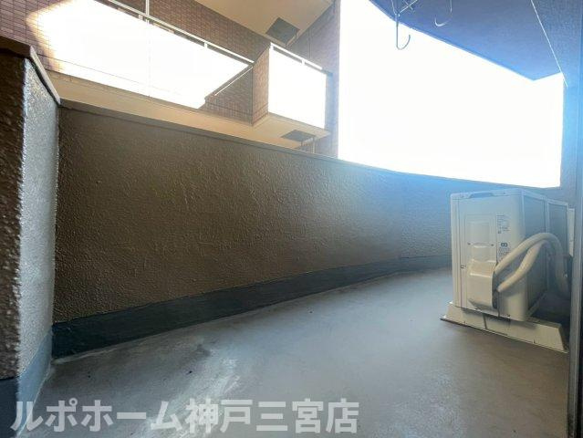 一宮館のバルコニー