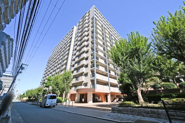 ソシエ北大阪壱期棟の外観|ご不明な税金・諸費用についても丁寧にサポートいたします。現地見学で、住まいのイメージやご希望をぜひお聞かせください。