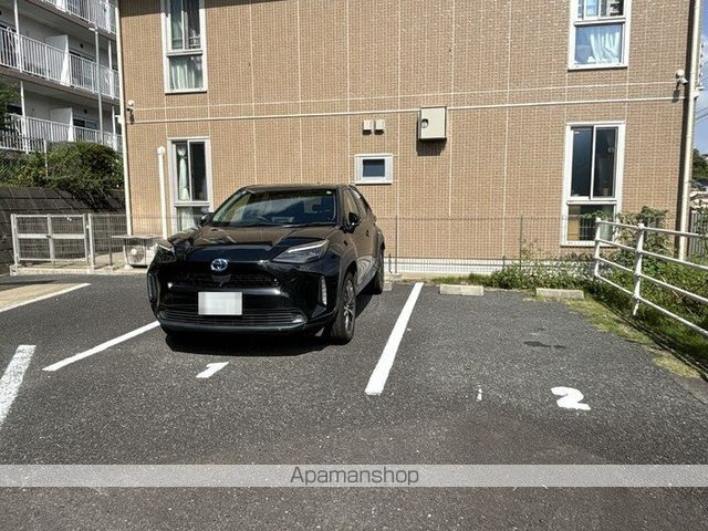 Ｉ　スクエア　ＷＩＬＬの駐車場