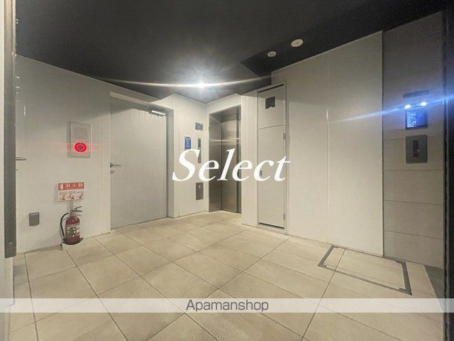 クレイシアＩＤＺ横浜桜木町のエントランス