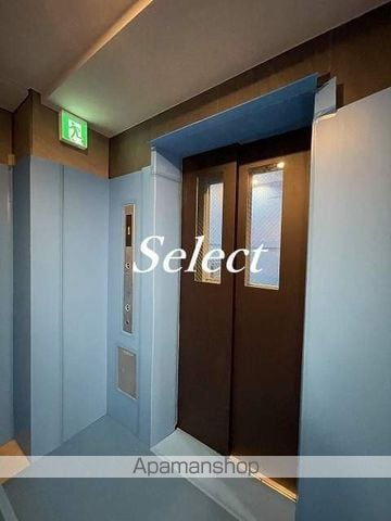 横浜市中区長者町８丁目の賃貸マンションのロビー