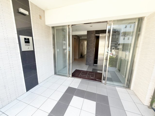 CALME高浜のエントランス