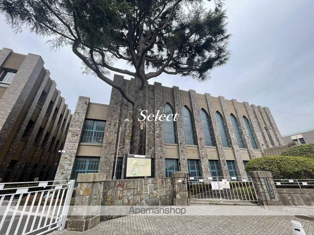 ヒルズ元町の周辺|フェリス女学院大学山手事務室 大学・短大 241m 