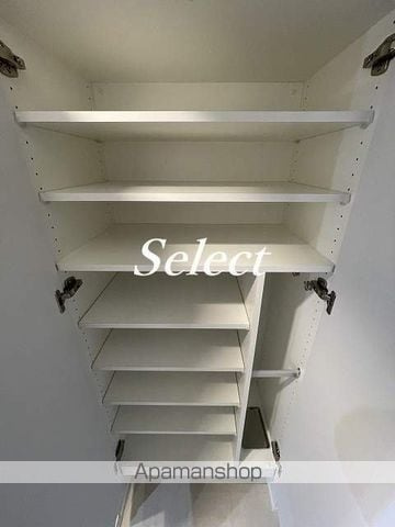 クラリッサ大通り公園の内装