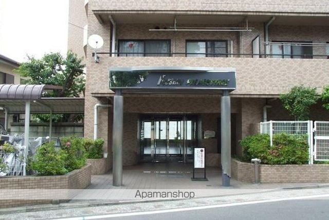 日神パレステージ山手西のエントランス