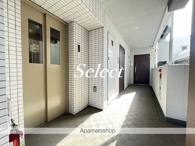 横浜市南区通町２丁目の賃貸マンションのロビー