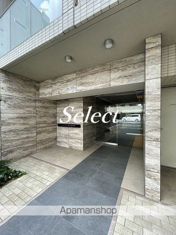 クレイシア横濱阪東橋のエントランス