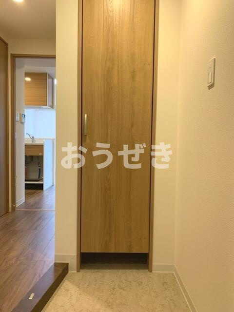 リビオメゾン上野入谷の玄関