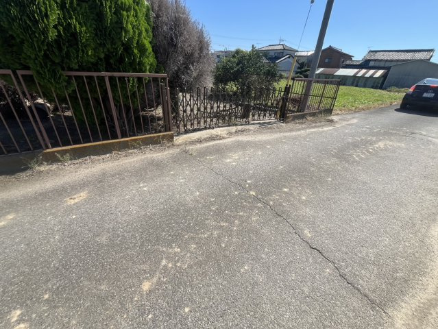 太田市前島町　売土地の前面道路含む現地写真