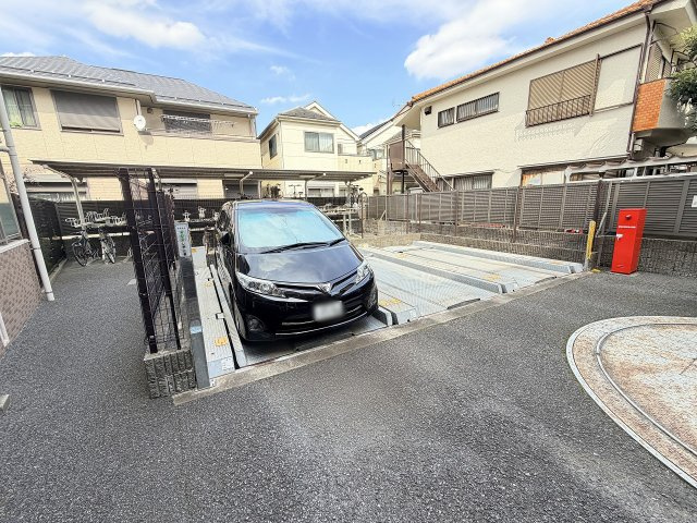 【駐車場】 | レーベンハイム光が丘弐番館　（成増店） | 駅前に充実した商業施設

