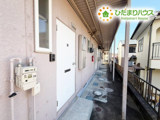 いわき市郷ケ丘　メゾン・リンリン　中古アパート　A棟B棟のその他共用部分|玄関は建物の裏側のため、防犯面でも安心☆彡