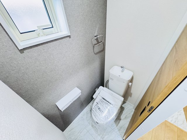 市川市南大野１丁目新築戸建【大野小学校：4分】のトイレ|温水洗浄暖房便座つきトイレ