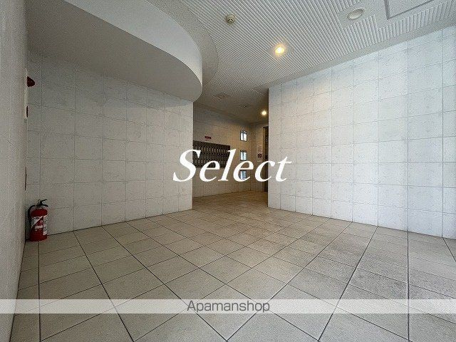 横浜市南区山王町４丁目の賃貸マンションのロビー