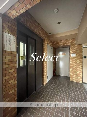 横浜市南区共進町１丁目の賃貸マンションのロビー