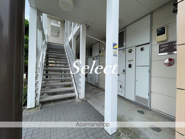 レオパレスＳＡＫＵＲＡのエントランス