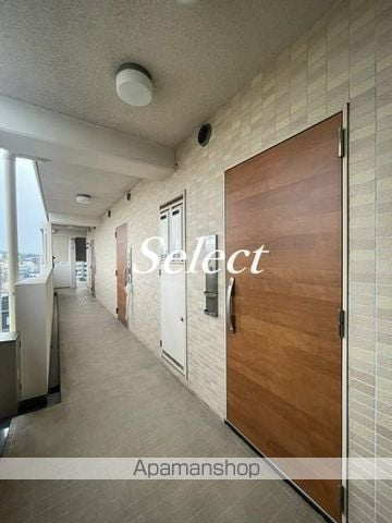 横浜市南区大岡２丁目の賃貸マンションのロビー