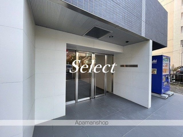 横浜市南区永楽町２丁目の賃貸マンションのエントランス