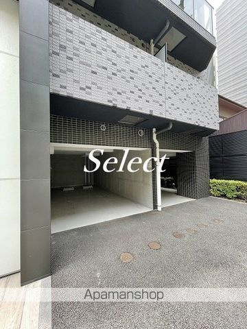 横浜市南区永楽町１丁目の賃貸マンションの駐車場
