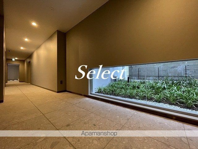パークアクシス横浜阪東橋のエントランス