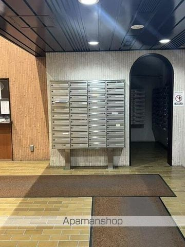横浜市中区山下町の賃貸マンションのロビー