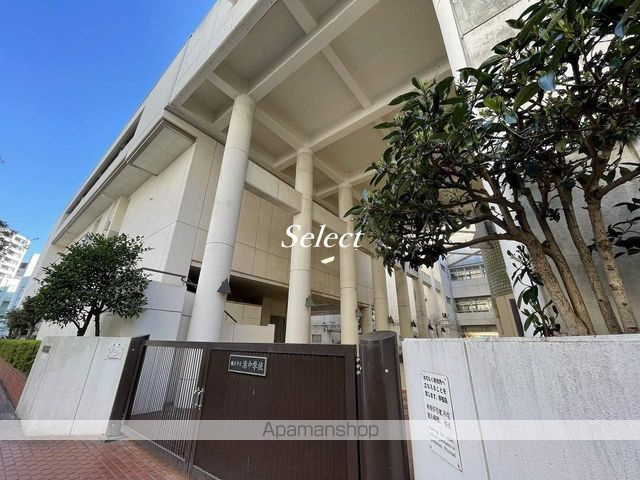 横浜市中区山下町の賃貸マンションの周辺|フェリス女学院大学山手事務室 大学・短大 429m 