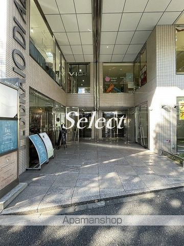 ポートタワー山下町のエントランス