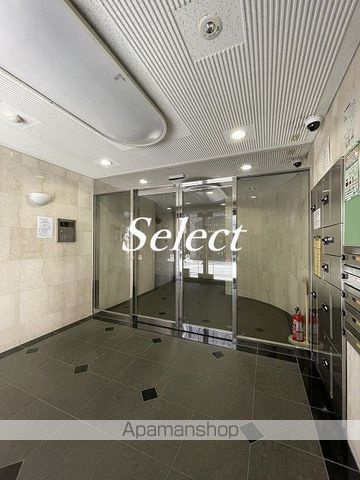 グリフィン横浜・山手のエントランス