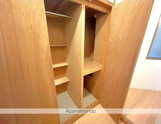 横浜市中区麦田町２丁目の賃貸マンションの内装