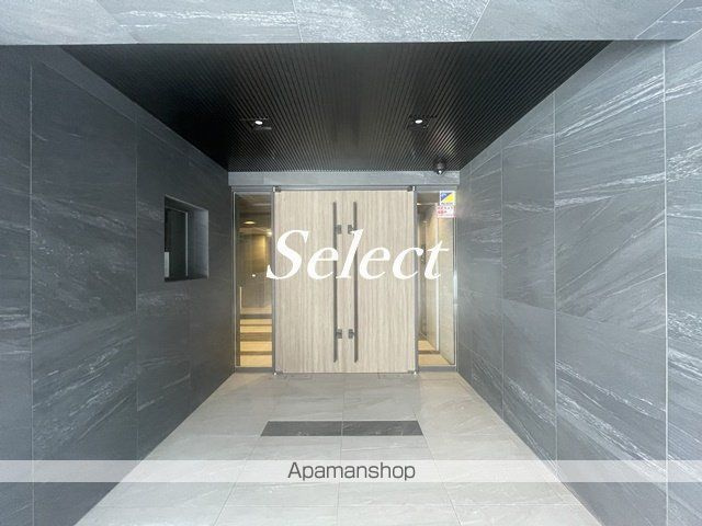 ＧＥＮＯＶＩＡ横浜石川町のエントランス