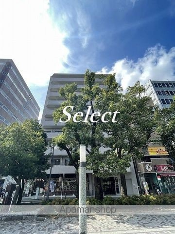 コシノパークサイドビルの外観