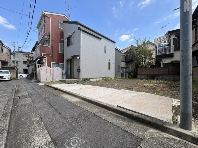 北区赤羽西4丁目 限定1棟の前面道路含む現地写真|人気の「赤羽」駅徒歩10分
南側約4ｍ道路に面する整形地
　～陽当たり通風良好です～