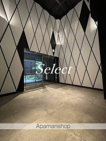 ザ・パークハビオ横浜関内のエントランス