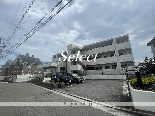 根岸旭台フーガの外観