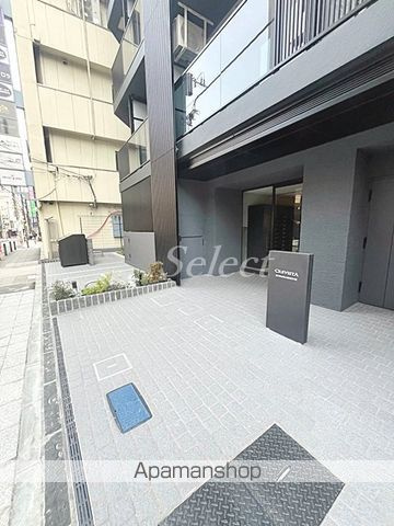 クレヴィスタ桜木町のエントランス