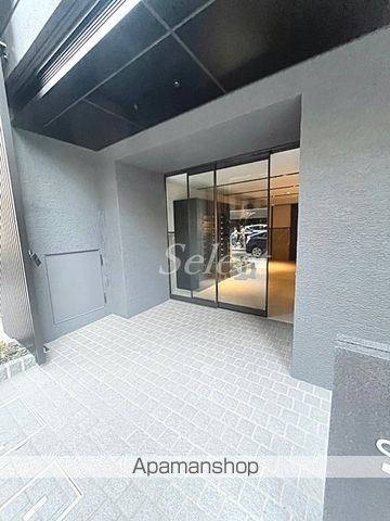 クレヴィスタ桜木町のエントランス