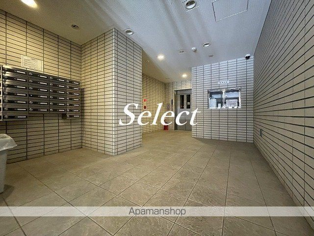 横浜市中区末吉町２丁目の賃貸マンションのロビー