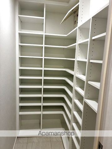 ザ・タワー横浜北仲の内装